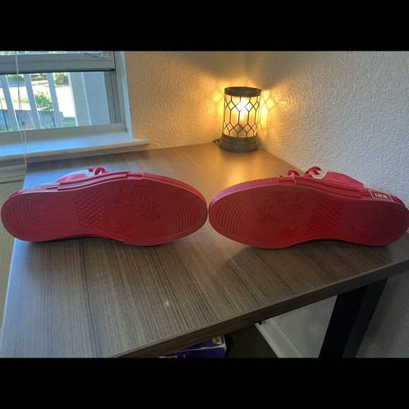 Dior B23 High Red Worn once fresh smell authenticated shoe to wear - Picture 4 of 7